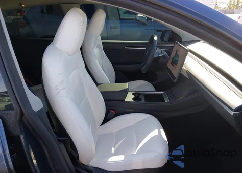 2023 Tesla Model Y Awd/Long Range Dual Motor All-Wheel Drive z USA, uszkodzony, nr VIN 7SAYGAEE0PF848595